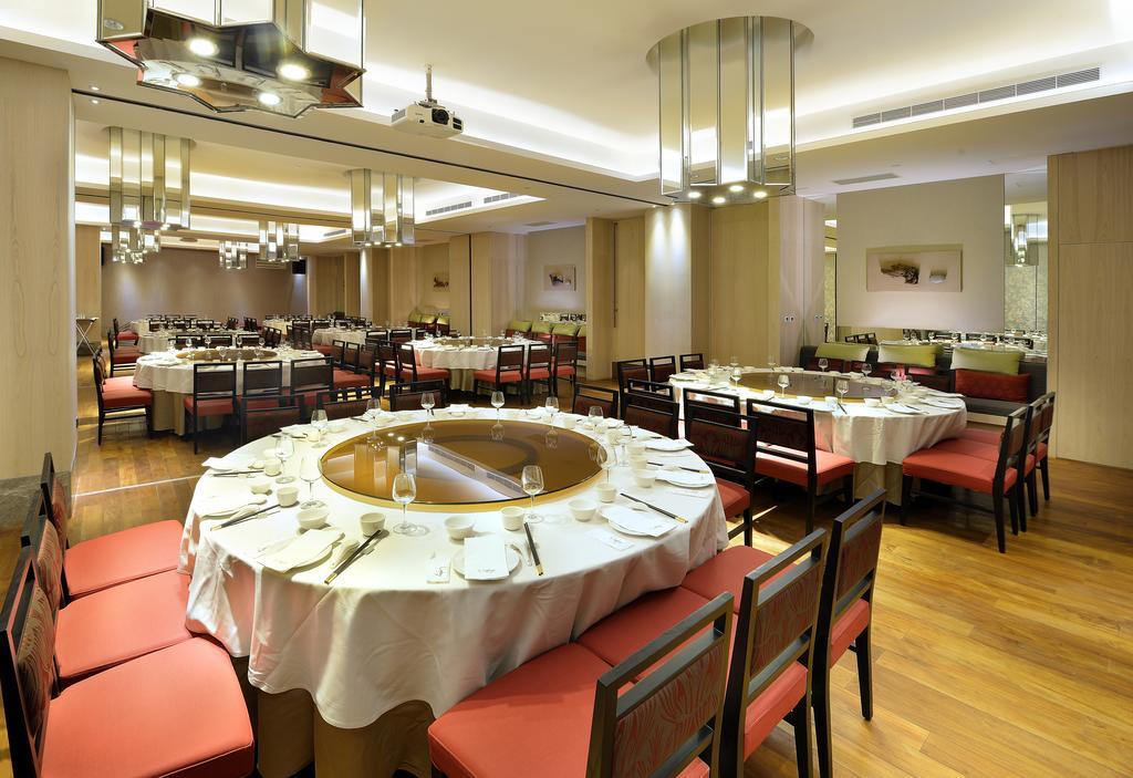 Chihpen Century Hotel Wenquan Екстер'єр фото A restaurant in Singapore