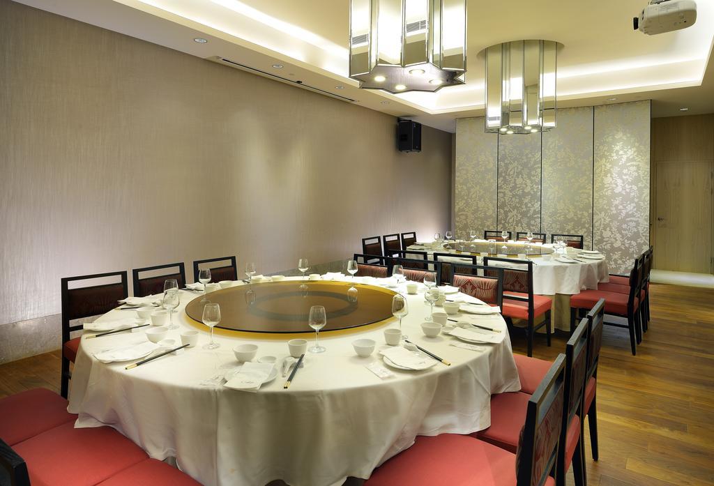 Chihpen Century Hotel Wenquan Екстер'єр фото Private dining room at a restaurant in Hong Kong