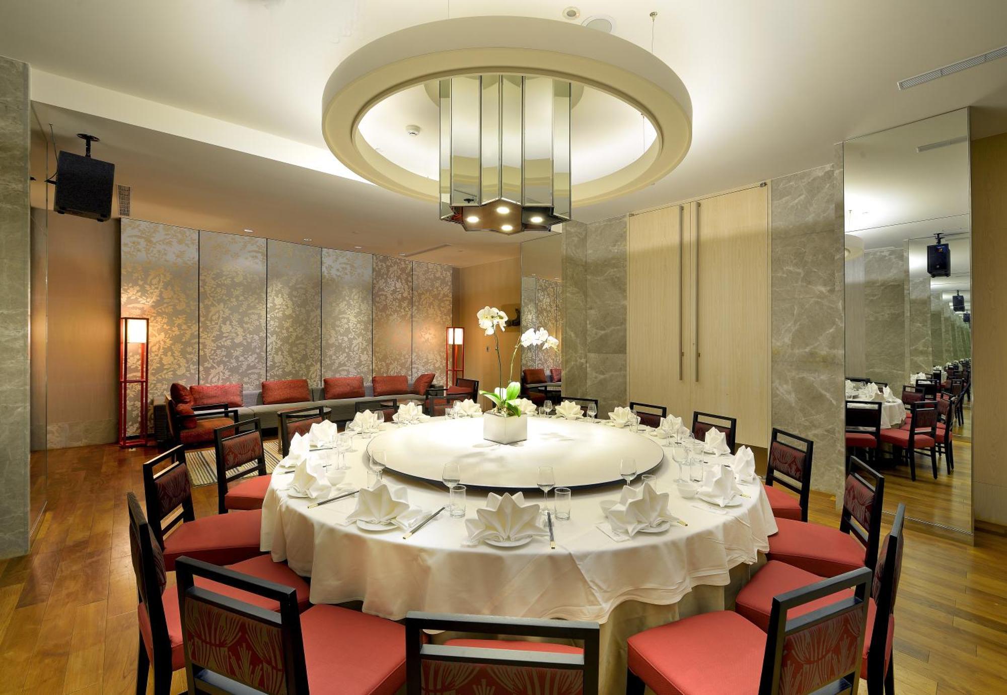 Chihpen Century Hotel Wenquan Екстер'єр фото A round table at a restaurant